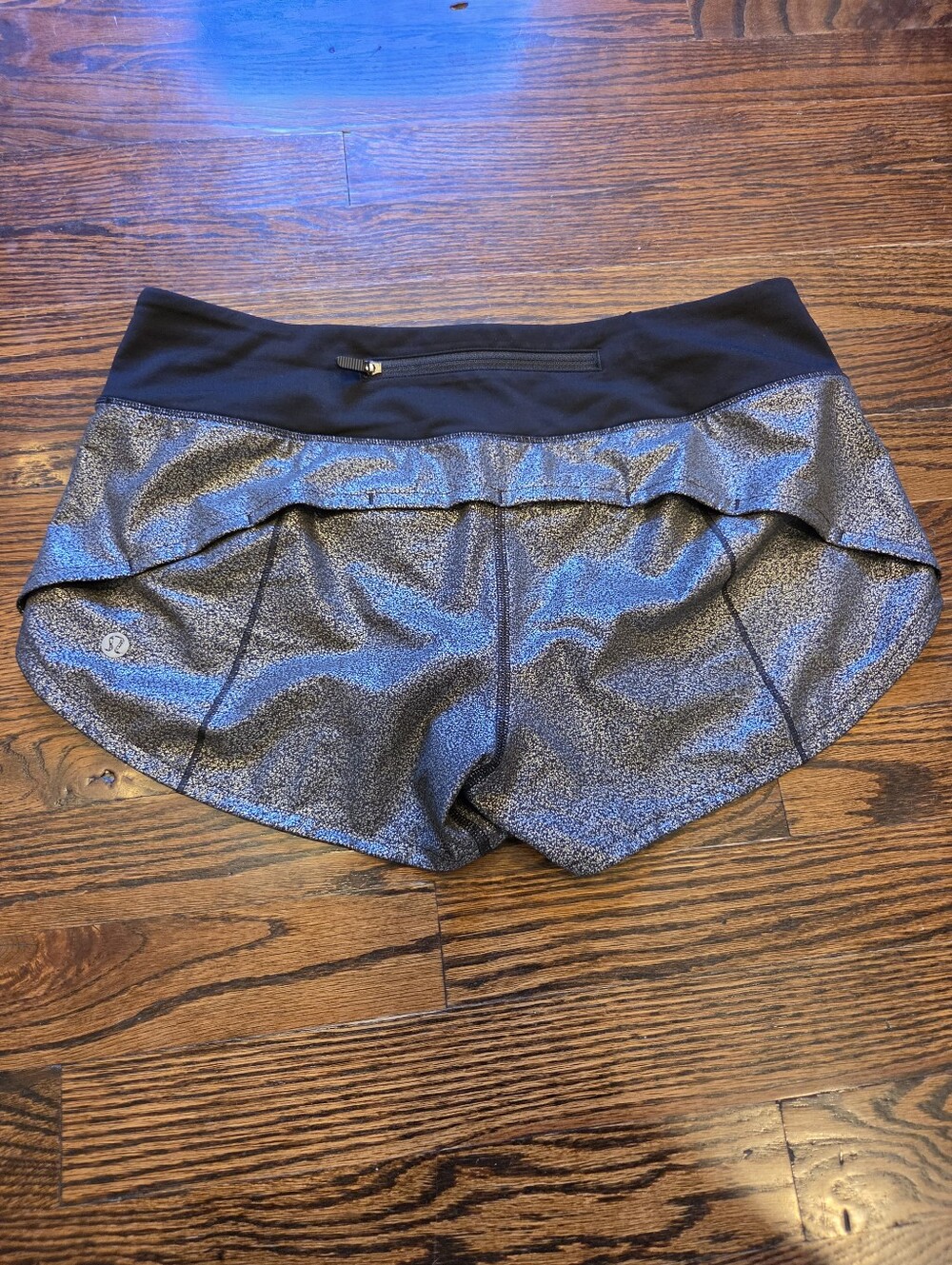 Lululemon Speed Up Low-Rise 2.5" Shorts - Luminosity Foil Print Black Silver